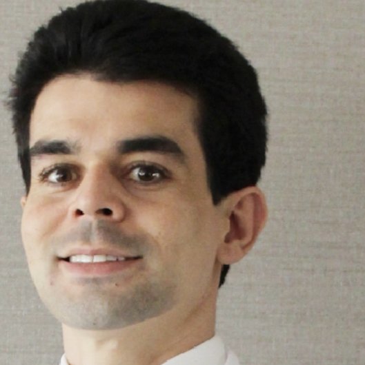 Dr. Vitor Ferraz