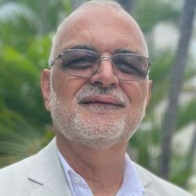 Dr. WILTON MOREIRA