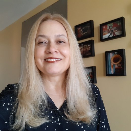Andréa Maria de Senna Marques