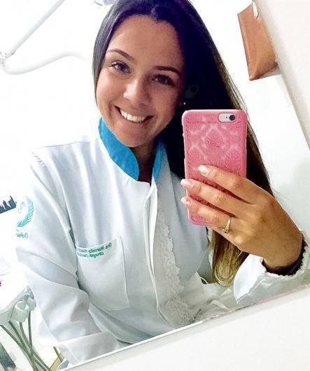 Dra. Marcella Poletti Coelho