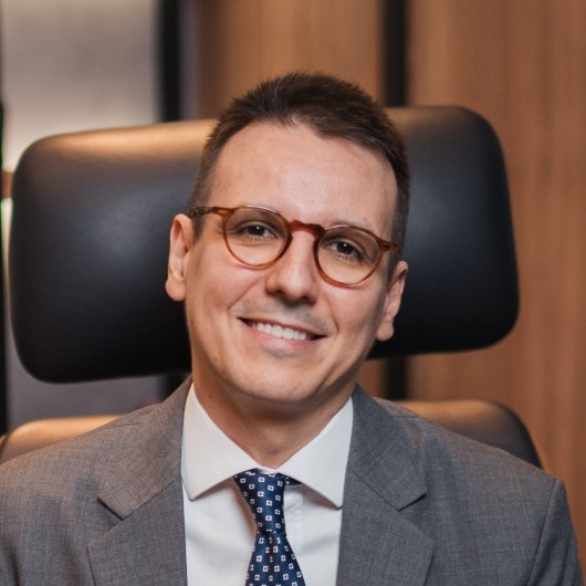 Dr. Omar Loyola