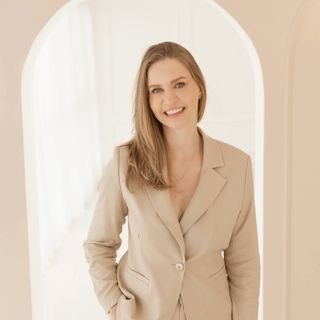 Dra. Izabela Willemann