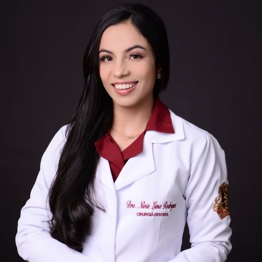 Dra. Nívia Lima Rodrigues