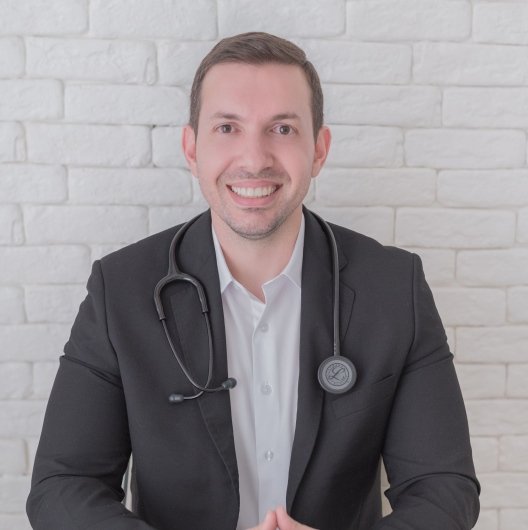 Dr. Artur Martins