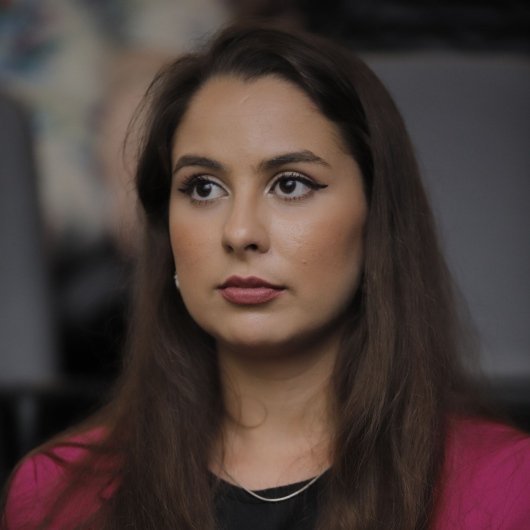 Dra. Rafaella Curis Carneiro