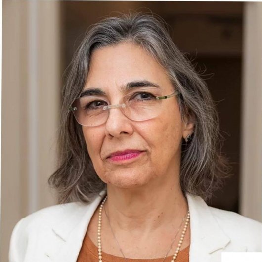 Dra. Laís de Siqueira Bertoche