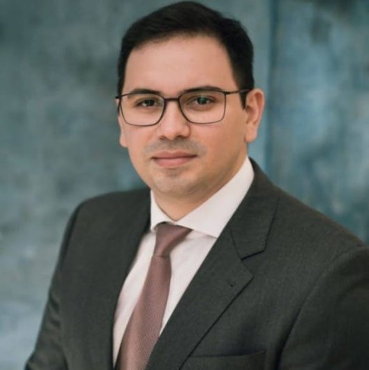 Dr. Renan Lira