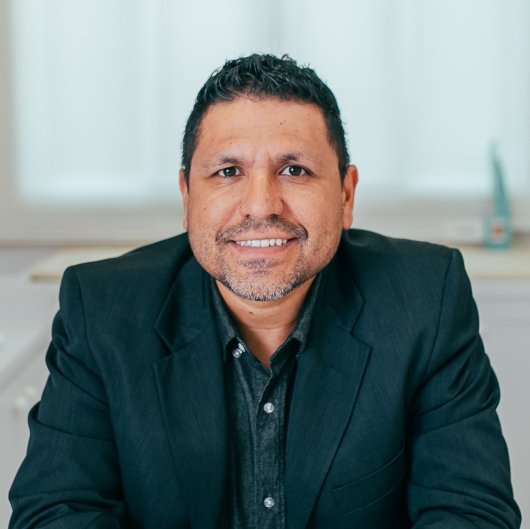 Dr. Neander C. Oliveira
