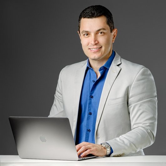Dr. Romero Catão