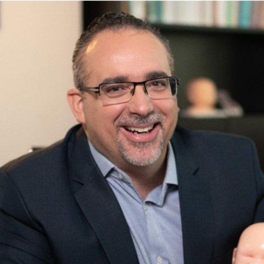 Dr. Marcelo Santucci França