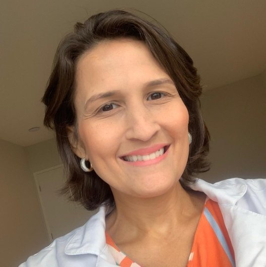 Dra. Flávia da Costa Fernandes Mesquita