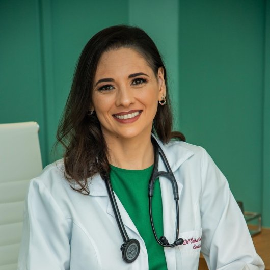 Dra. Érika Neves F Vieira Pierotte