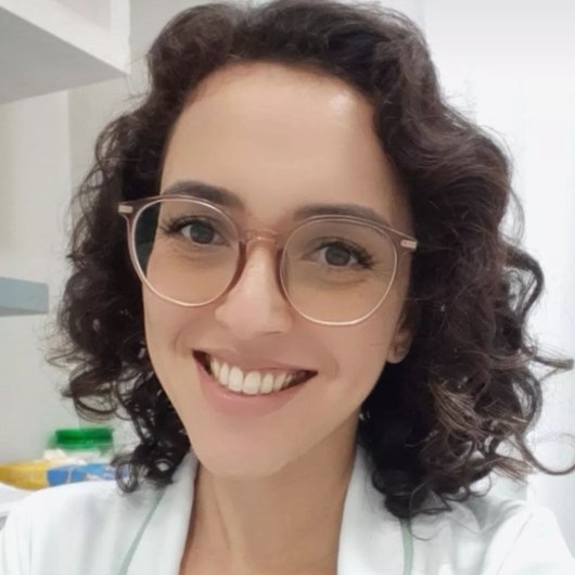 Dra. Thaís Barreto Teixeira