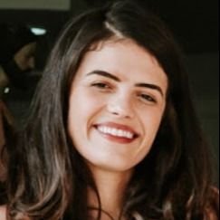Dra. Lais Ker