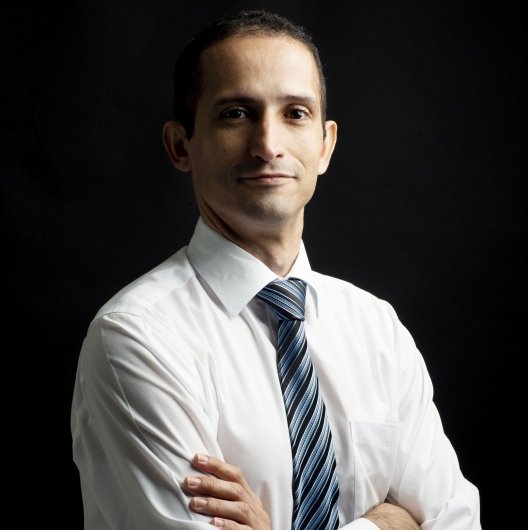 Dr. Rodolfo Fernandes