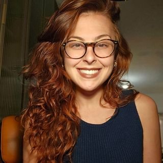 Júlia Andrade Ew
