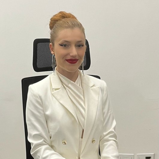Dra. Beatriz Batistela Simeira