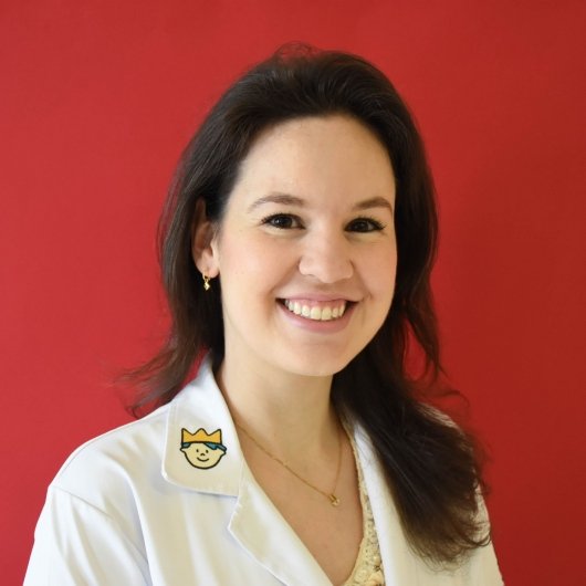 Dra. Debora Lizandra Carneiro Kirchner