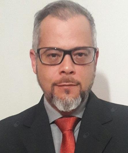 Dr. Maurício Borba Freire