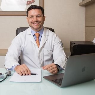 Dr. Carlos Ewerton Maia Rodrigues