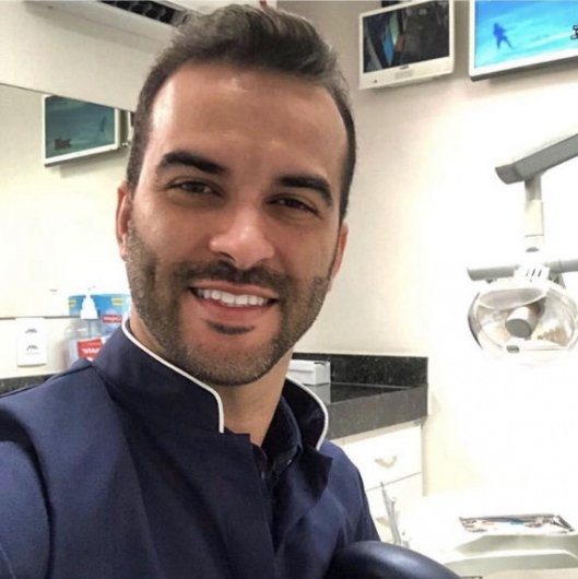 Dr. Adriano Clemente