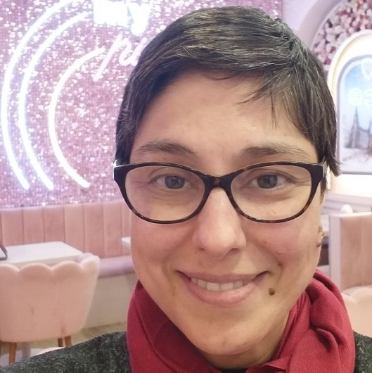Prof. Vivian Galvão