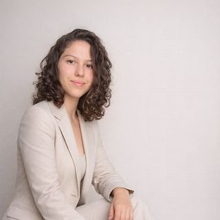 Dra. Maria Clara Serrat Silveira