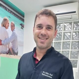 Dr. Felipe Leal Manhães de Sá