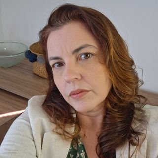 Dra. Juliana Crucinsky