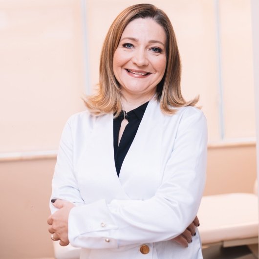Dra. Julia De Almeida Trindade De Faria