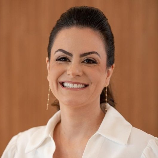 Dra. Claudia Cardoso de Carvalho Fakhouri