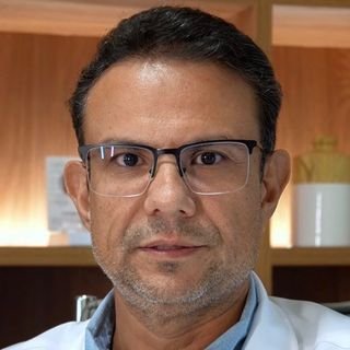 Dr. Leandro Costa de Araújo
