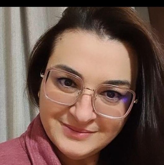 Dra. Flávia Lauretto Marques