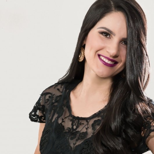 Débora Gomes Valois