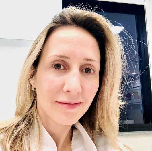 Dra. Livia Firmino Gonçalves