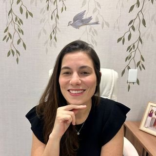 Dra. Daniela Carvalho Vasconcellos