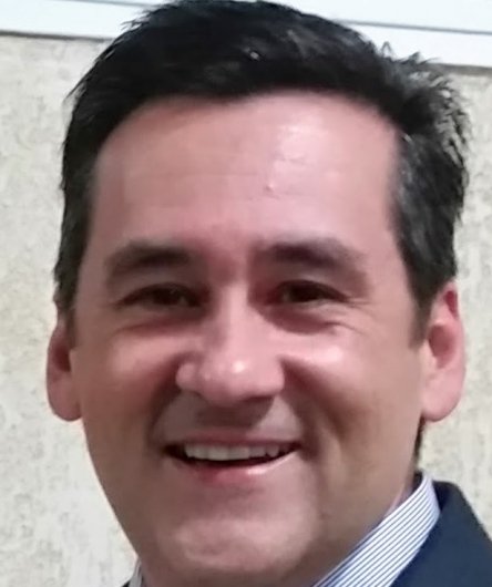Dr. Gustavo Bachega