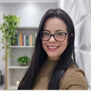 Dr. Natália Amanda