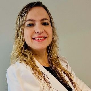 Dra. Aline Sampaio Nogueira