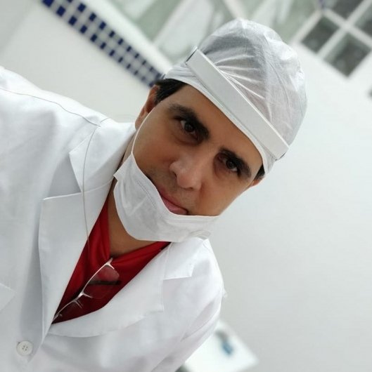 Dr. Marcelo Vivas