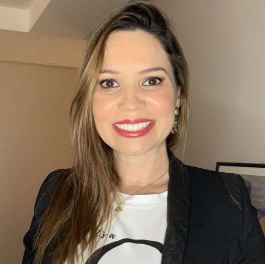 Dra. Manoela Sessegolo