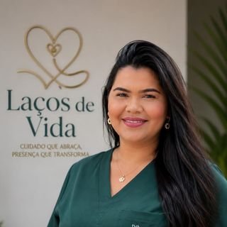 Dra. Débora Aline Gomes barros