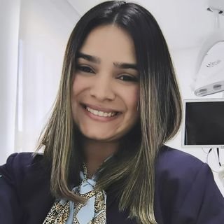 Dra. Ana Caroline Xavier