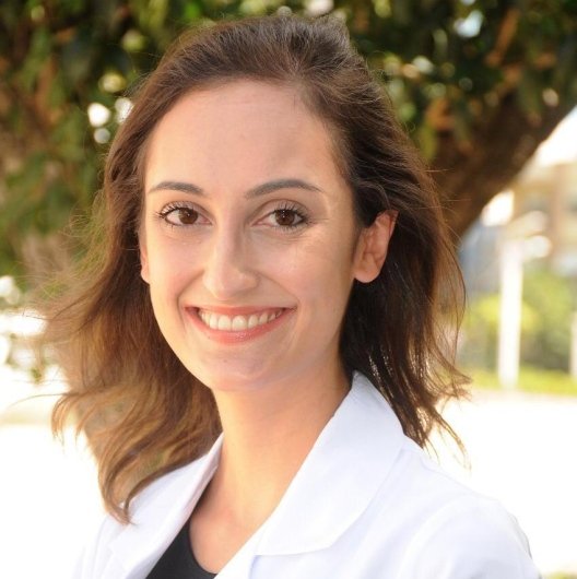 Dra. Mariana Almudi Souza