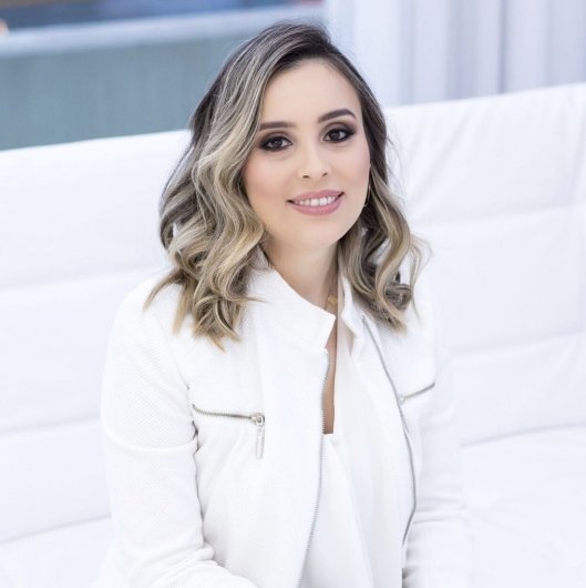 Dra. Camila Martin Sequeira Massutani