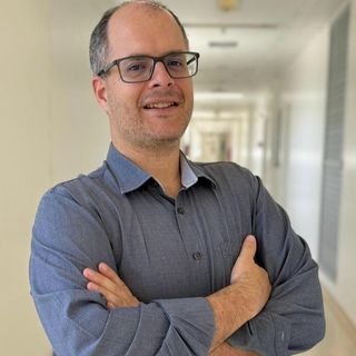 Dr. Fernando Travassos