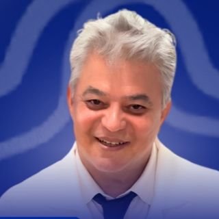 Dr. Adriano Ferreira Pastor Cruz .
