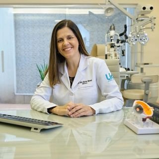 Dra. Silvia Martins Resende