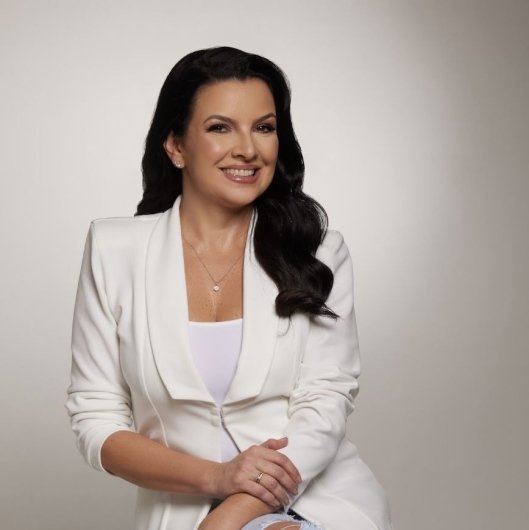 Dra. Vívian Azevedo