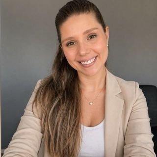 Dra. Ana Gabriela Lima